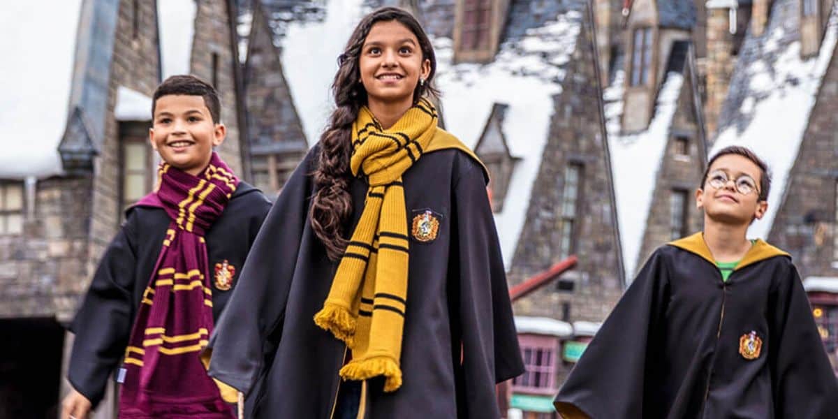 Close-up of Luna Lovegood's wand